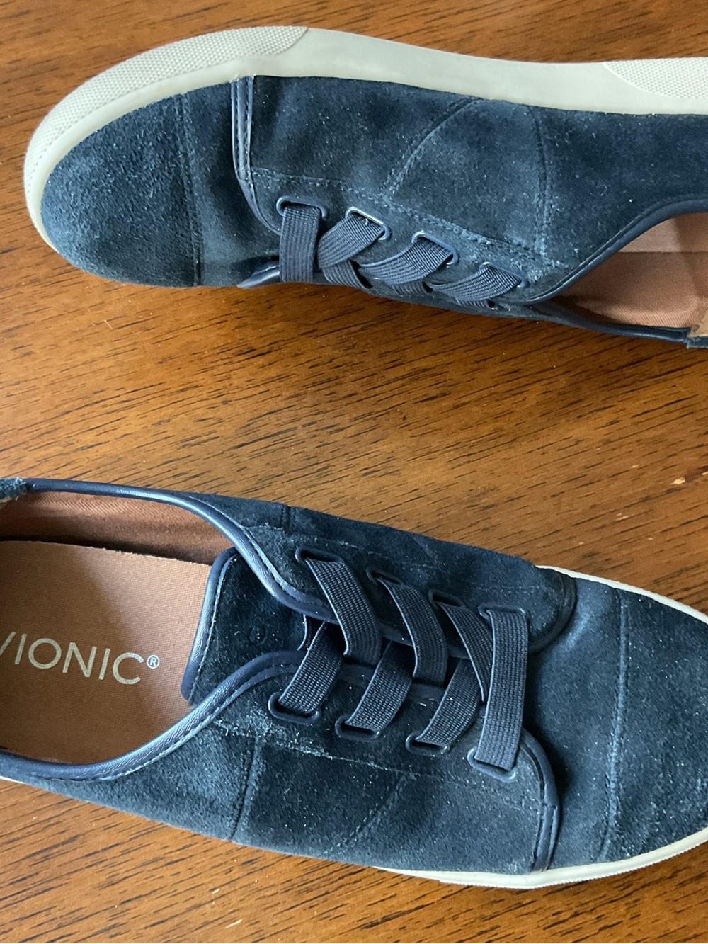 Vionic Navy Suede Casual Elastic LaceSneaker